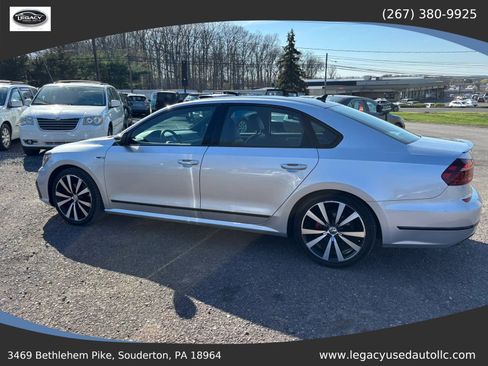 Used 2018 Volkswagen Passat GT image 4