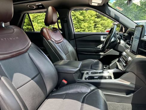 Used 2020 Ford Explorer Platinum w/ Premium Technology Package AWD/4WD image 17
