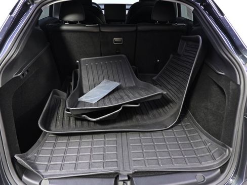 Used 2023 Tesla Model Y Performance image 19