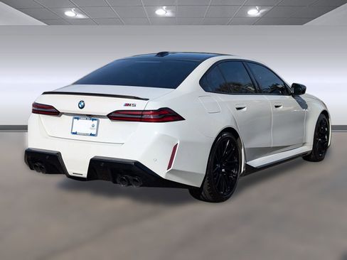 Used 2025 BMW M5 w/ Carbon Package image 8