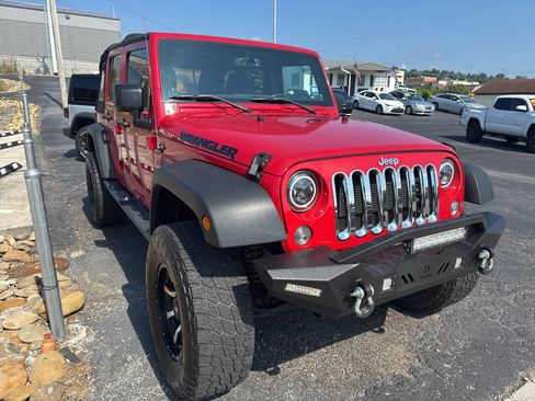 Used 2014 Jeep Wrangler Unlimited Sport w/ Quick Order Package 24S image 2