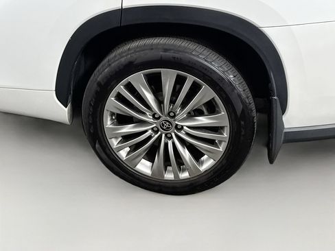 Used 2023 Toyota Highlander Platinum AWD/4WD image 9
