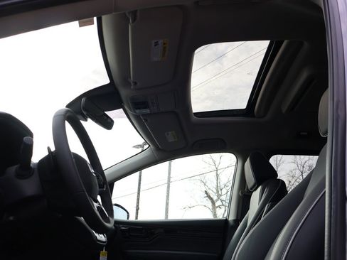 New 2026 Honda Odyssey Touring image 24