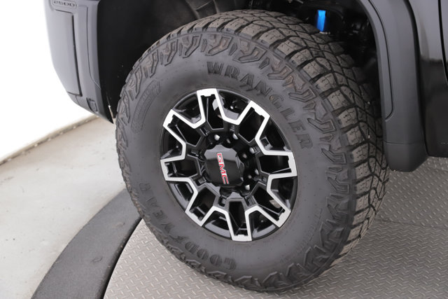 Used 2026 GMC Sierra 2500 AT4X w/ LPO, Black Badging Package AWD/4WD image 13