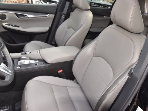 Used 2025 INFINITI QX50 Luxe image 32