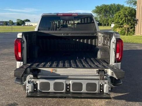 Used 2024 GMC Sierra 1500 SLT w/ SLT Premium Plus Package AWD/4WD image 7