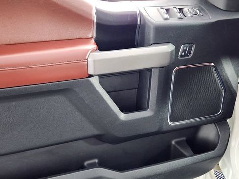 Used 2018 Ford F150 Platinum w/ Technology Package AWD/4WD image 26