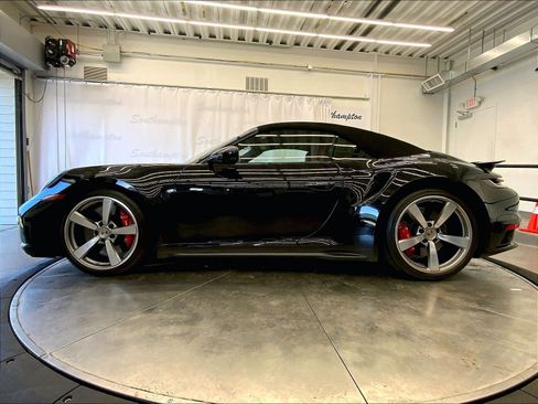 Used 2023 Porsche 911 Turbo AWD/4WD image 2