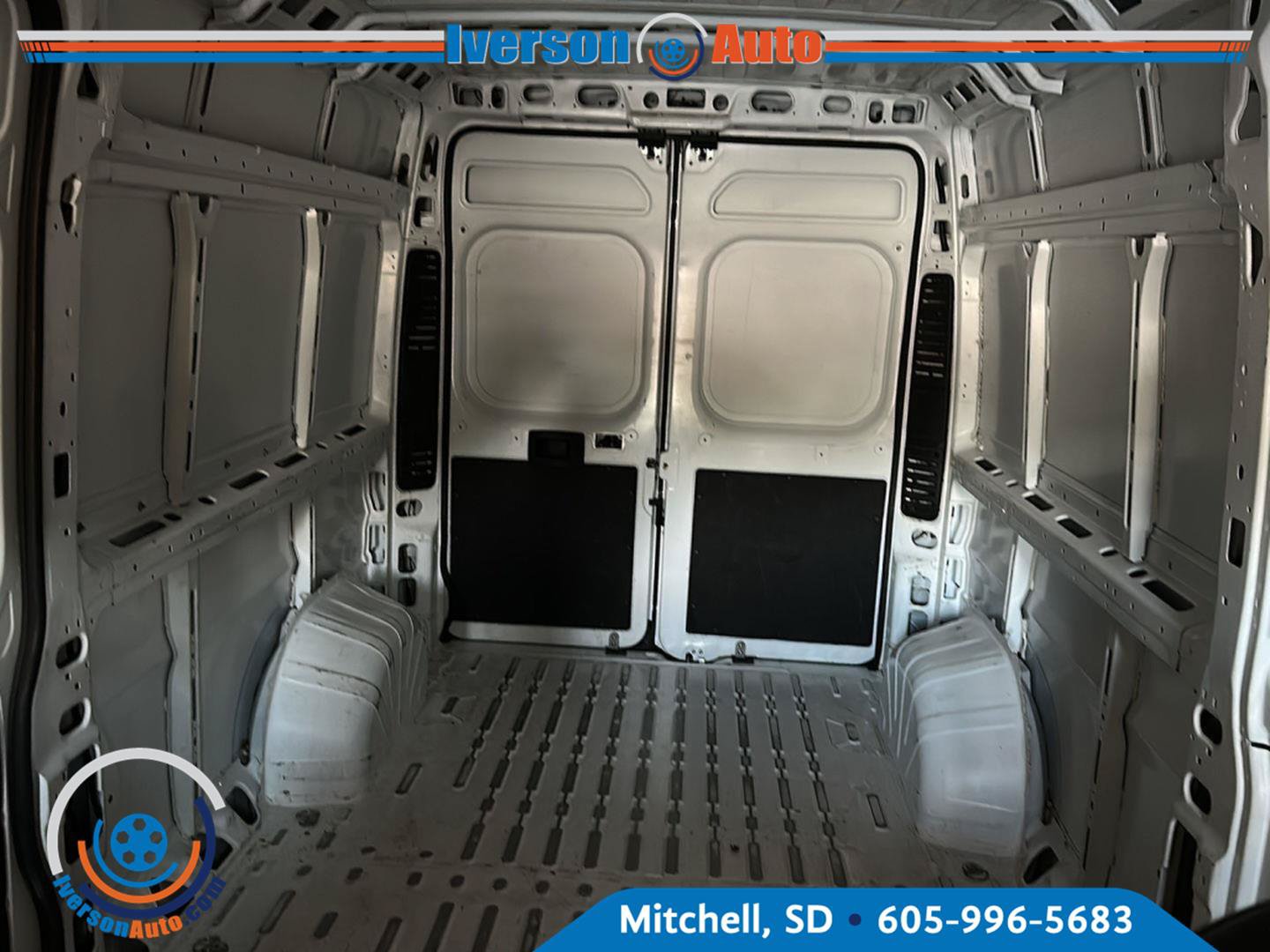 Used 2025 RAM ProMaster 2500 w/ Convenience Group FWD image 21