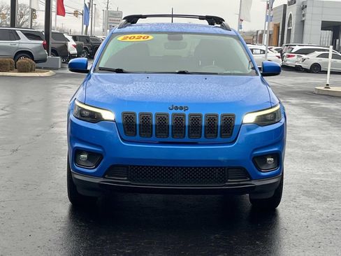 Used 2020 Jeep Cherokee Latitude Plus image 2