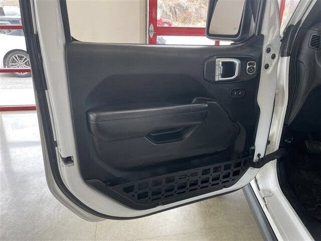 Used 2020 Jeep Gladiator Rubicon w/ Dual Top Group AWD/4WD image 13