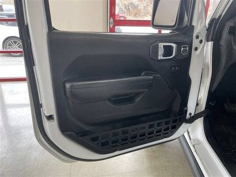 Used 2020 Jeep Gladiator Rubicon w/ Dual Top Group AWD/4WD image 13