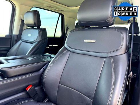 Used 2025 Ford Expedition Platinum image 13