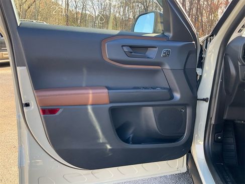 Used 2024 Ford Bronco Sport Outer Banks w/ Tech Package image 18