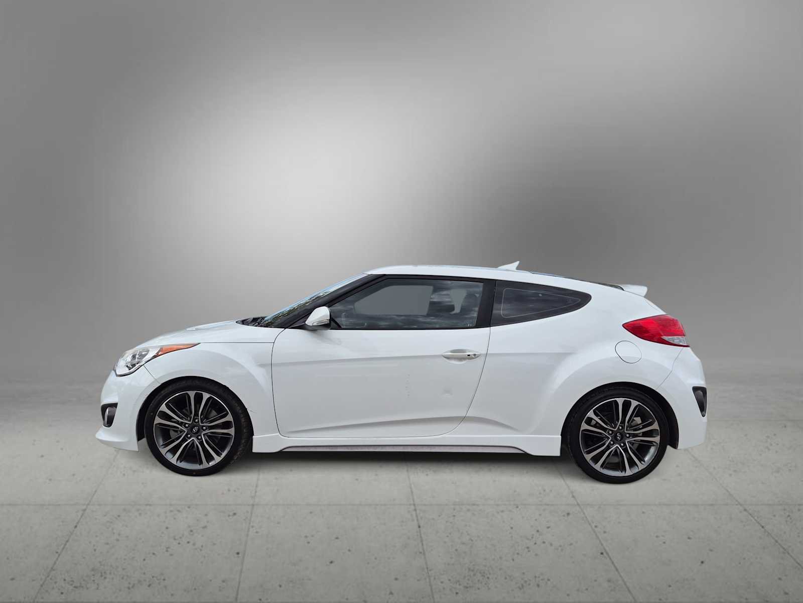 Used 2016 Hyundai Veloster Turbo FWD image 5