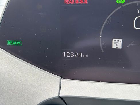Used 2023 Toyota Prius XLE FWD image 34