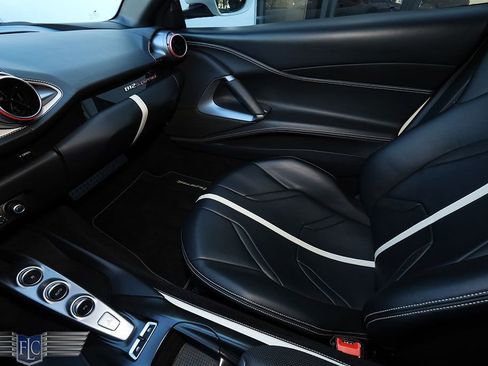 Used 2020 Ferrari 812 Superfast image 20