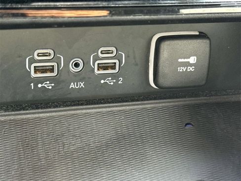 Used 2022 Jeep Grand Cherokee Laredo w/ Luxury Tech Group I image 37