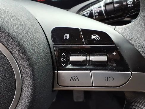 Used 2024 Hyundai Elantra SEL image 30