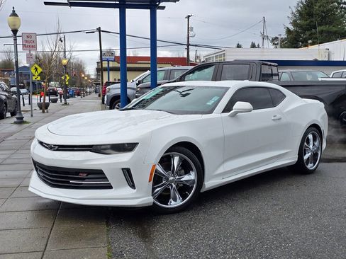 Used 2016 Chevrolet Camaro LT image 2
