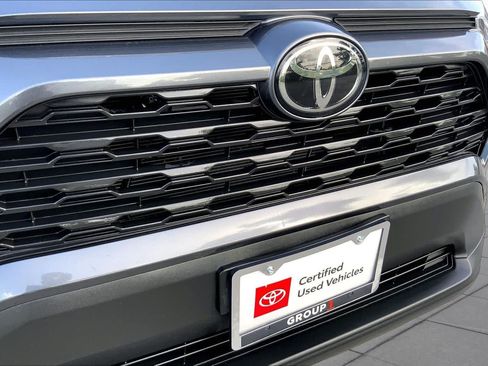 Used 2025 Toyota RAV4 LE AWD/4WD image 29