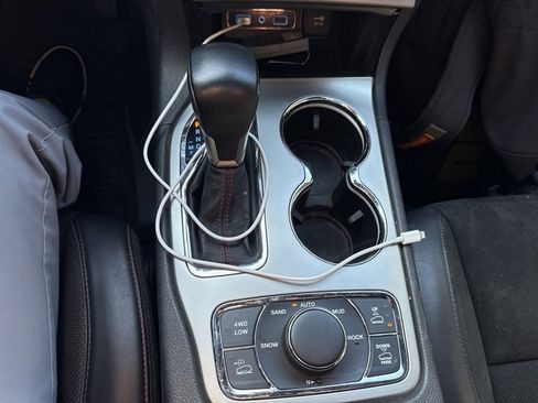 Used 2019 Jeep Grand Cherokee Trailhawk image 22