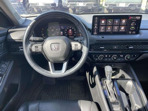 Used 2023 Honda Accord Touring image 11