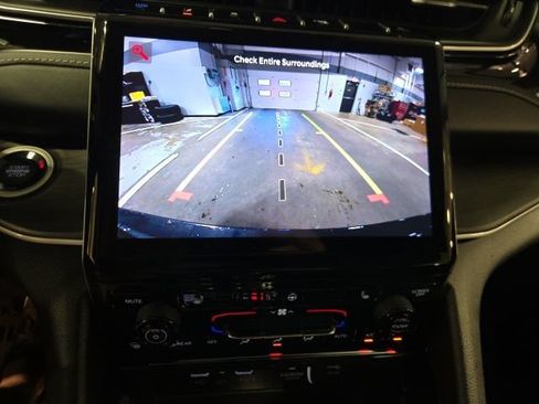 Used 2022 Jeep Grand Cherokee Limited 4xe AWD/4WD image 16