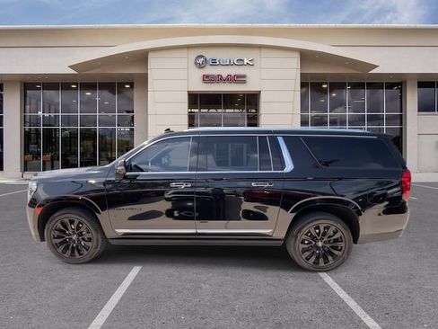 Used 2022 GMC Yukon XL Denali RWD image 8