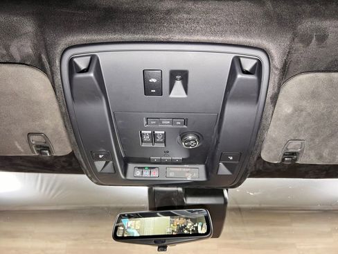 Used 2020 Cadillac Escalade Platinum AWD/4WD image 23