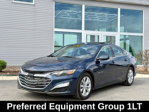 Used 2021 Chevrolet Malibu LT image 2