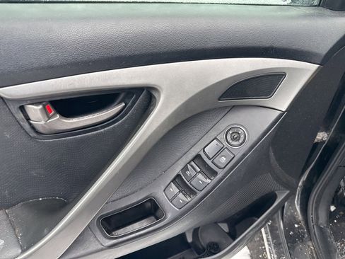 Used 2011 Hyundai Elantra Limited image 9