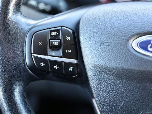 Used 2023 Ford Transit 350 XLT image 39