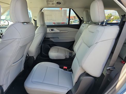 New 2026 Ford Explorer Active w/ Active Comfort Package RWD image 11