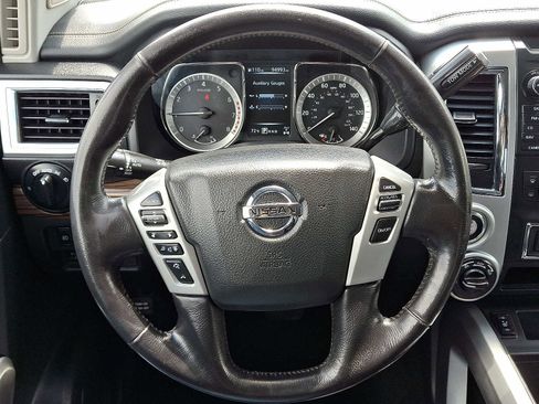 Used 2018 Nissan Titan SL AWD/4WD image 19