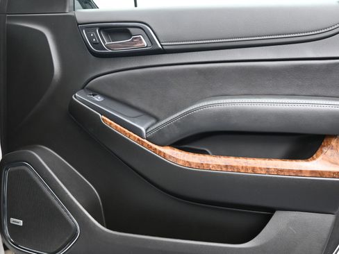 Used 2020 Chevrolet Suburban Premier w/ Premier Plus Edition image 15