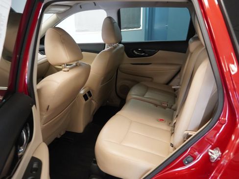 Used 2017 Nissan Rogue SL AWD/4WD image 18