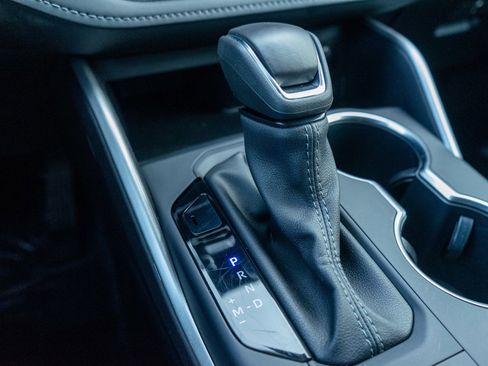 Used 2025 Toyota Highlander XLE image 21