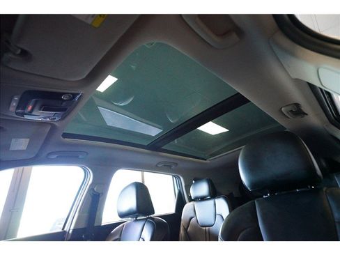 Used 2022 Kia Sorento EX w/ Panoramic Sunroof Package FWD image 28