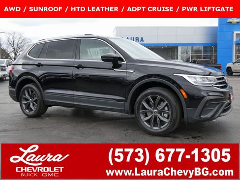 Used 2022 Volkswagen Tiguan SE w/ Panoramic Sunroof Package image 1