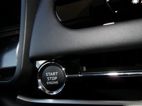 New 2025 Mitsubishi Outlander SE image 25