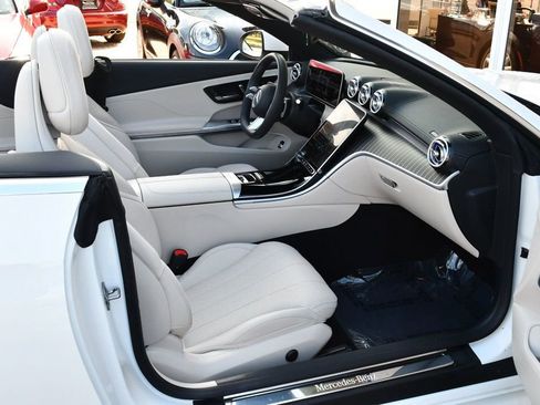 Used 2024 Mercedes-Benz CLE 450 4MATIC Cabriolet image 20