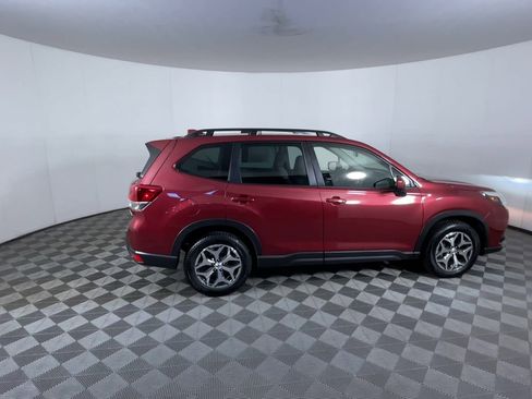Used 2023 Subaru Forester Premium AWD/4WD image 9