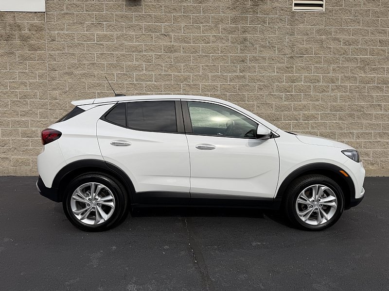 Used 2023 Buick Encore GX Preferred w/ Cold Weather Comfort Package AWD/4WD image 2