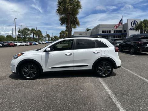 Used 2017 Kia Niro FWD image 11