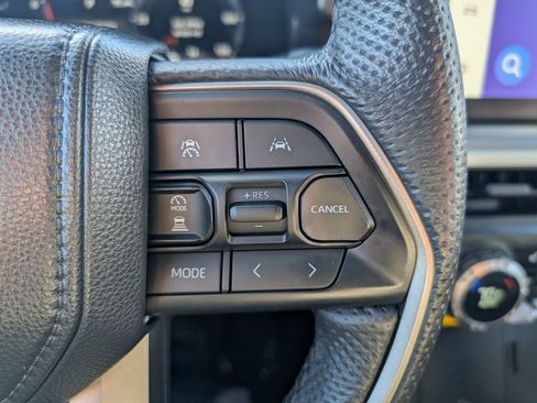 Used 2024 Toyota Tacoma TRD Off-Road image 30