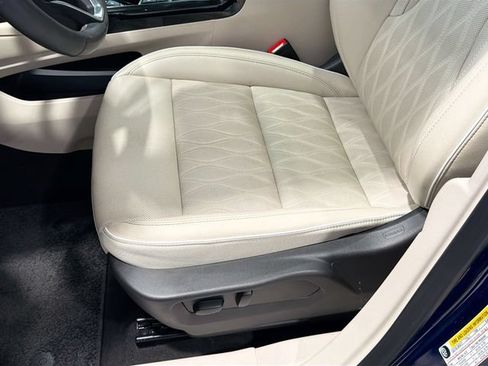 Used 2023 Buick Envision Avenir AWD/4WD image 19