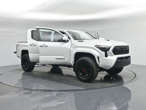 Used 2024 Toyota Tacoma TRD Sport image 36
