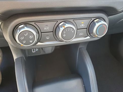 Used 2025 Nissan Versa S w/ Trunk Package image 24