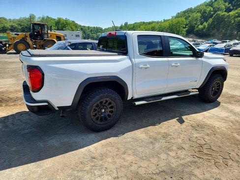 Used 2024 GMC Canyon AT4 w/ AT4 Premium Package AWD/4WD image 5